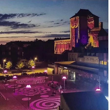 Moulins: Superbe Centre * ムーラン
